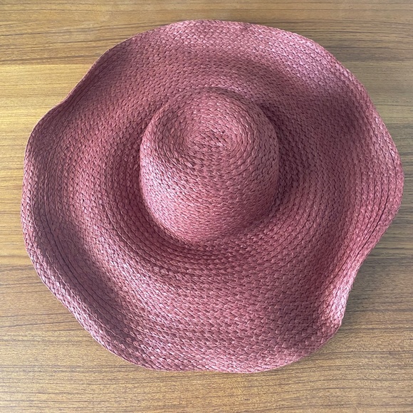 Floppy Red Hat - Picture 2 of 5
